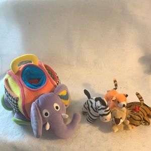 Early years elephant with surprises inside 4 small animals